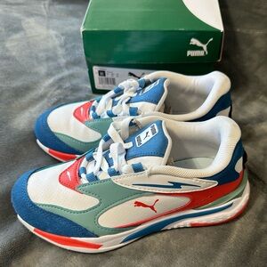 Kids Puma snaekers